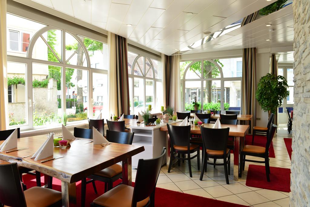 Lobinger Hotel Weisses Ross Langenau Extérieur photo